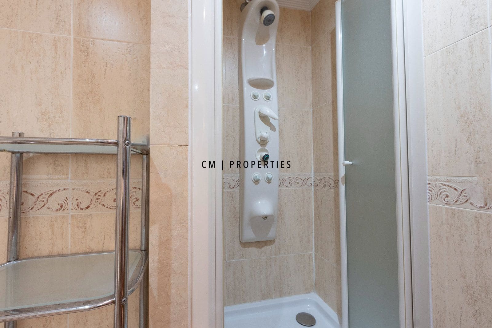 2 bedroom Flat for rent in Valencia city with pool garage - € 2,000 (Ref: 10009471)