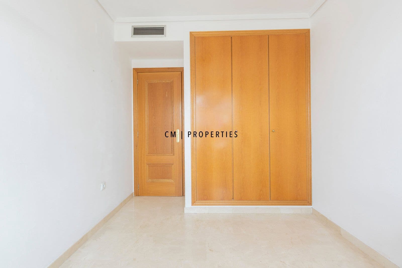 2 bedroom Flat for rent in Valencia city with pool garage - € 2,000 (Ref: 10009471)