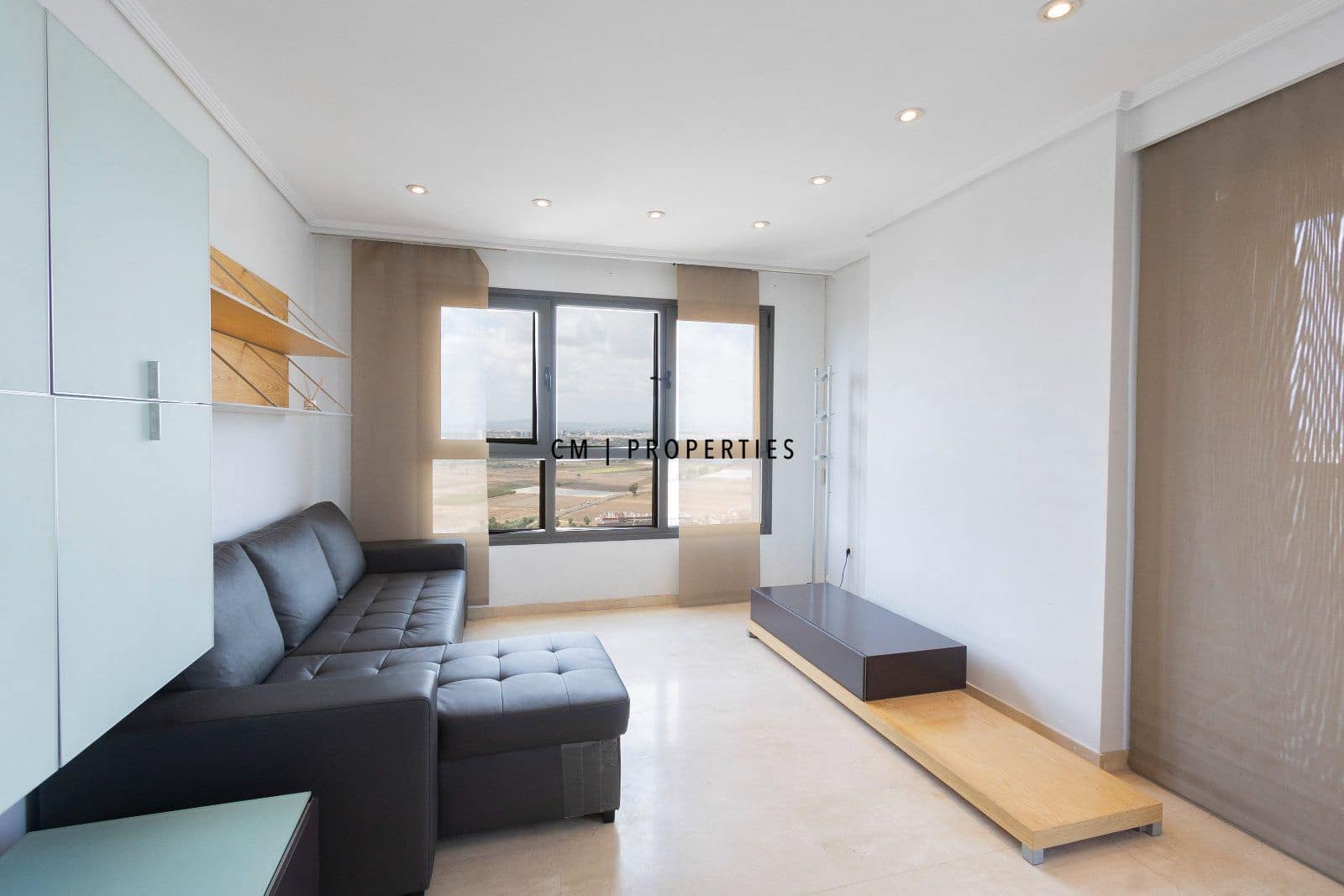 2 bedroom Flat for rent in Valencia city with pool garage - € 2,000 (Ref: 10009471)