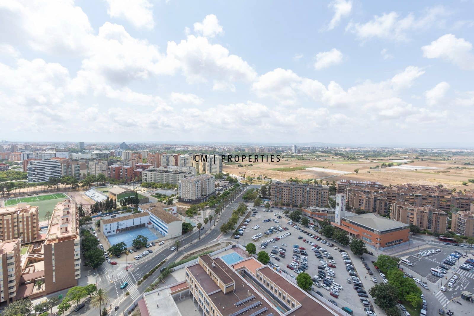 2 bedroom Flat for rent in Valencia city with pool garage - € 2,000 (Ref: 10009471)