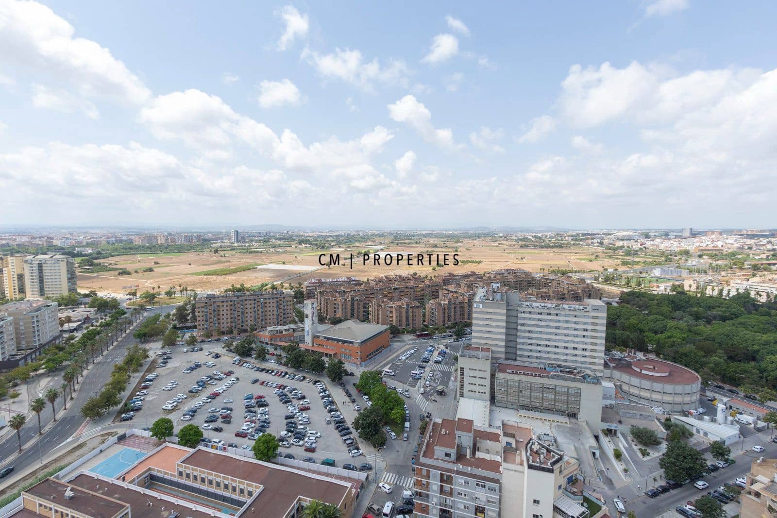 2 bedroom Flat for rent in Valencia city with pool garage - € 2,000 (Ref: 10009471)