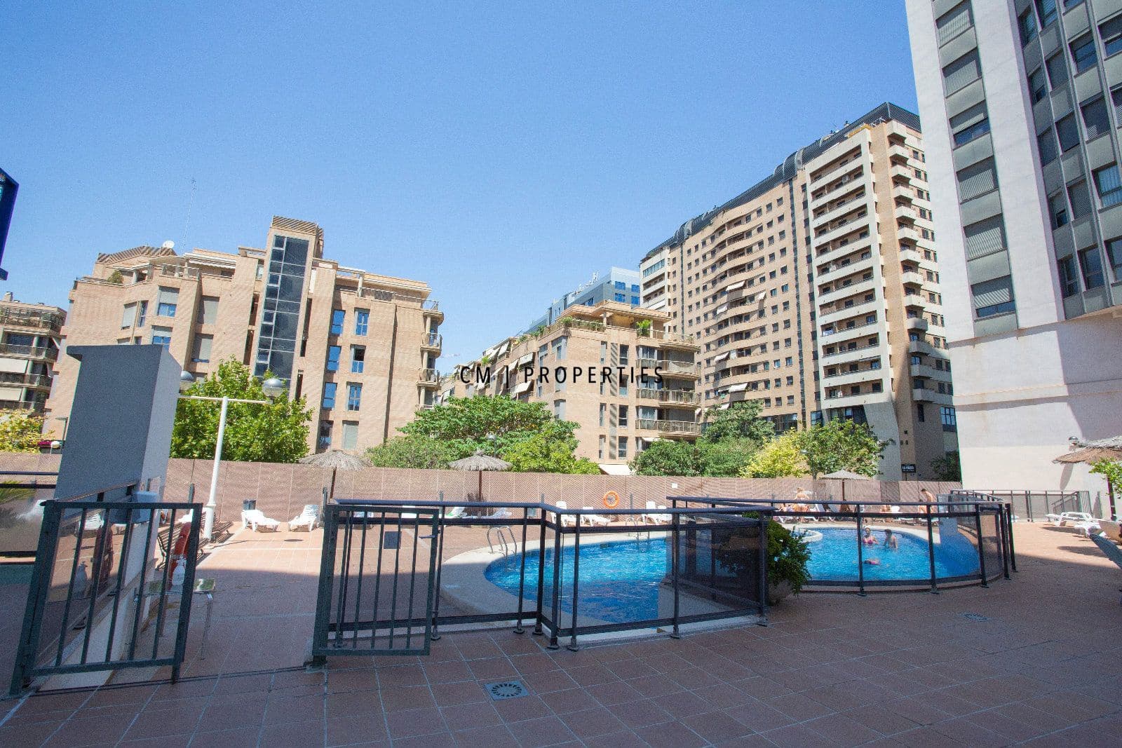 2 bedroom Flat for rent in Valencia city with pool garage - € 2,000 (Ref: 10009471)