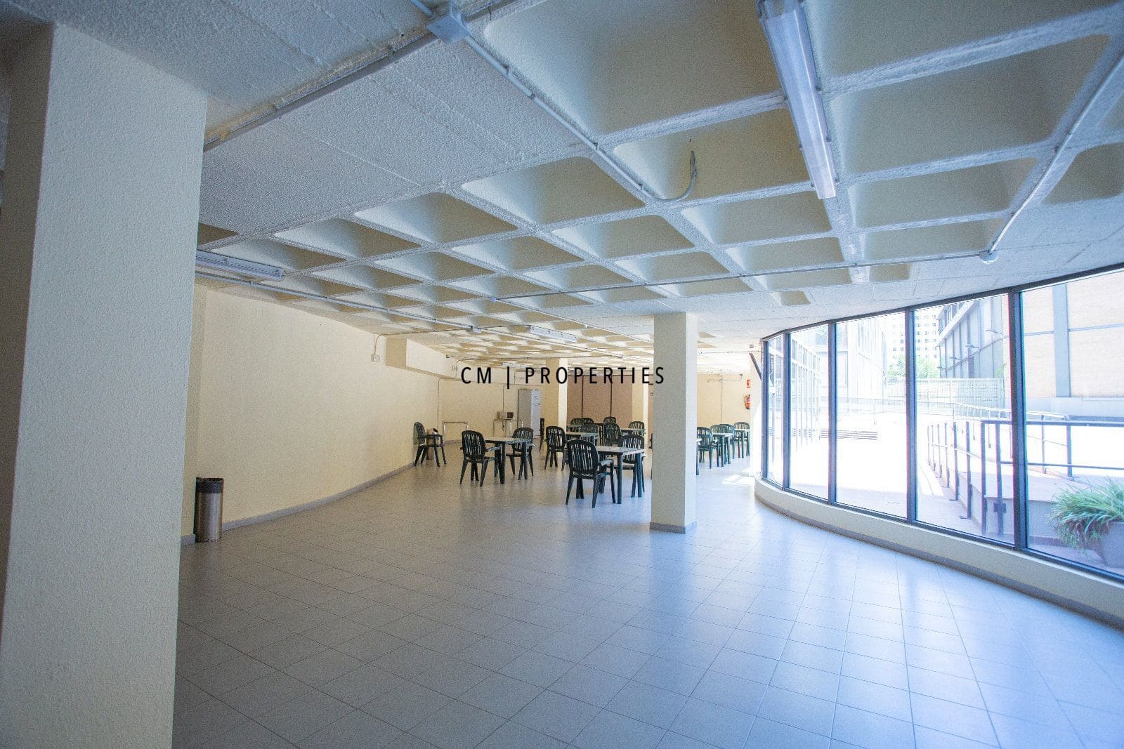 2 bedroom Flat for rent in Valencia city with pool garage - € 2,000 (Ref: 10009471)