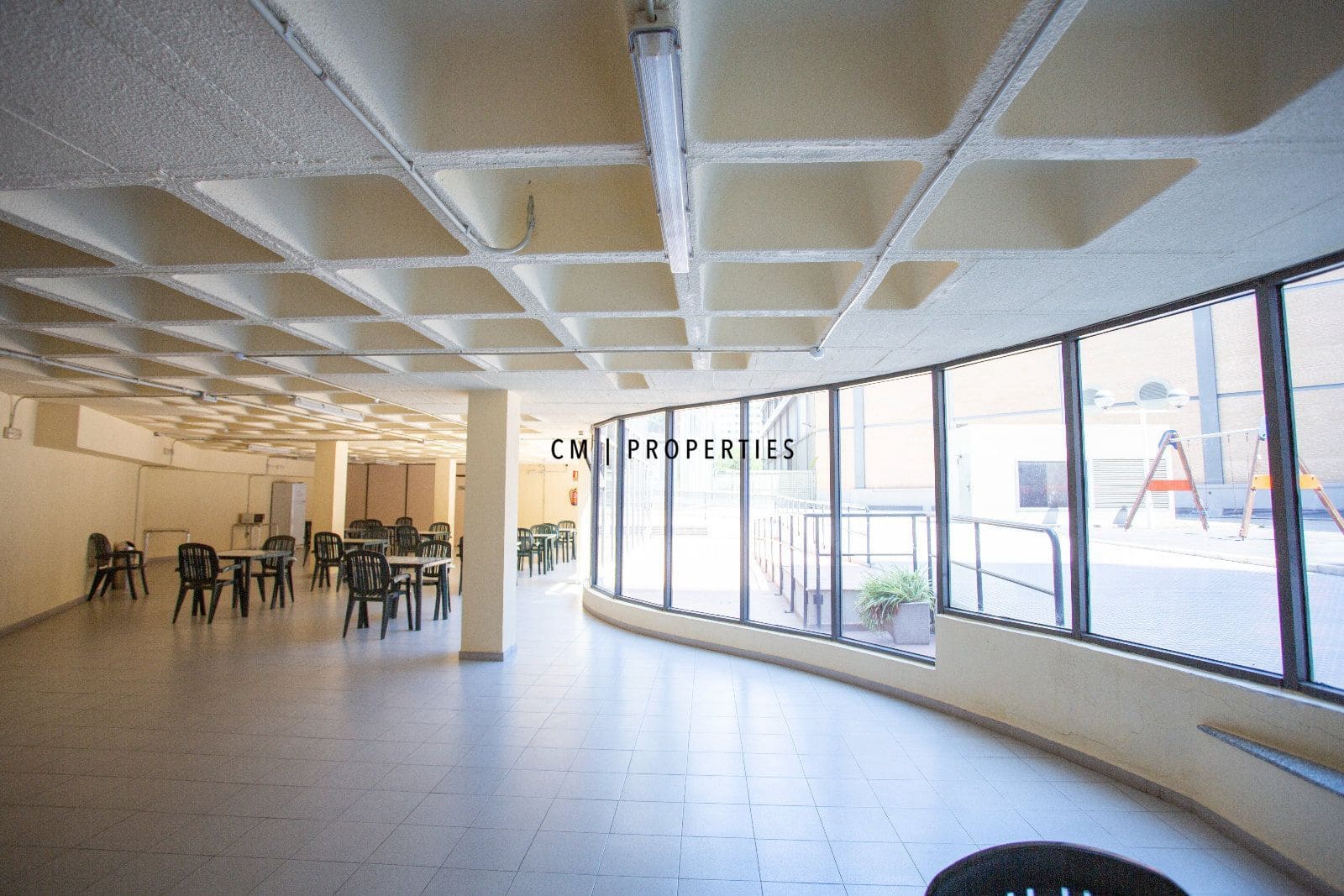 2 bedroom Flat for rent in Valencia city with pool garage - € 2,000 (Ref: 10009471)
