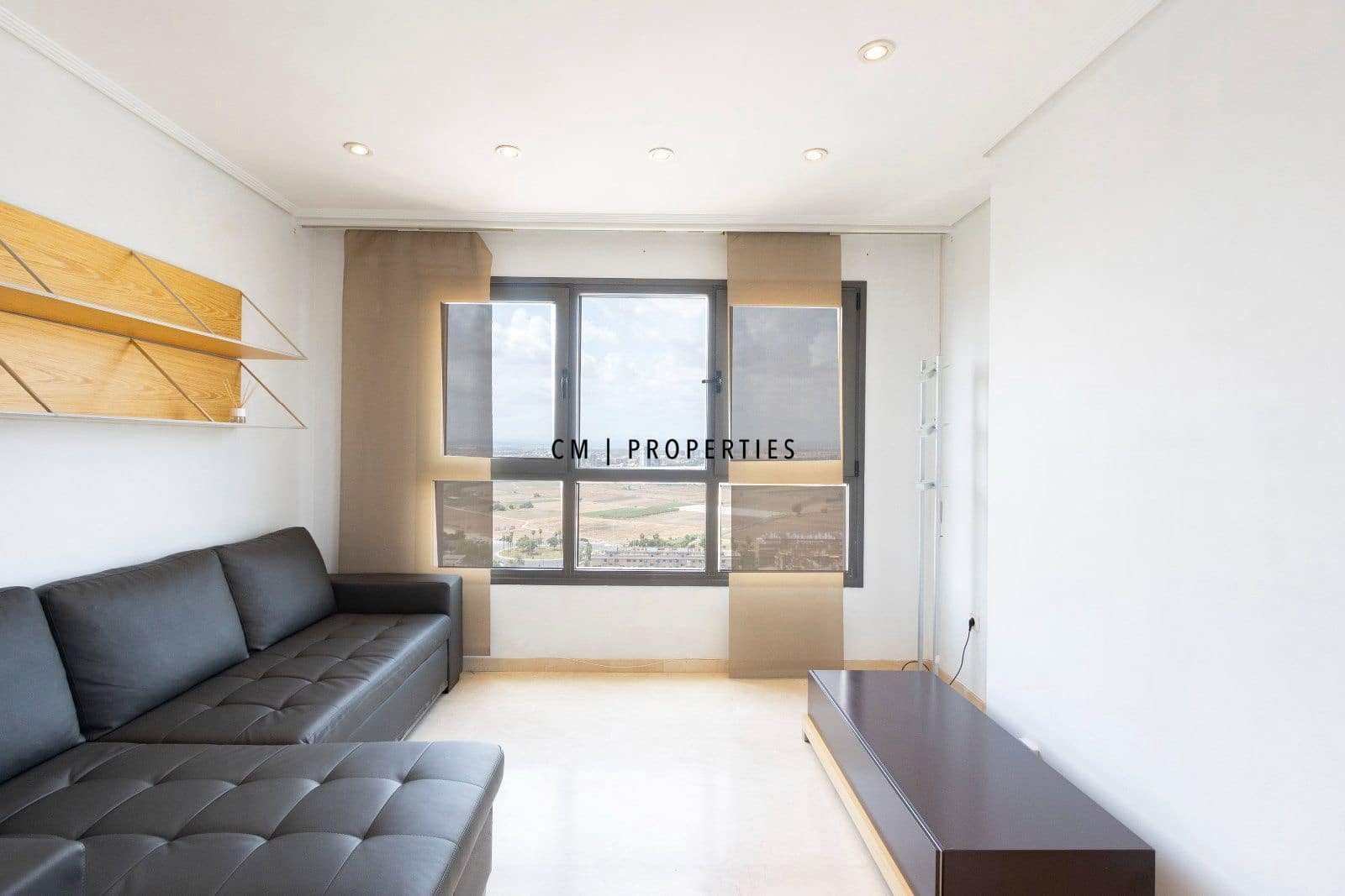 2 bedroom Flat for rent in Valencia city with pool garage - € 2,000 (Ref: 10009471)