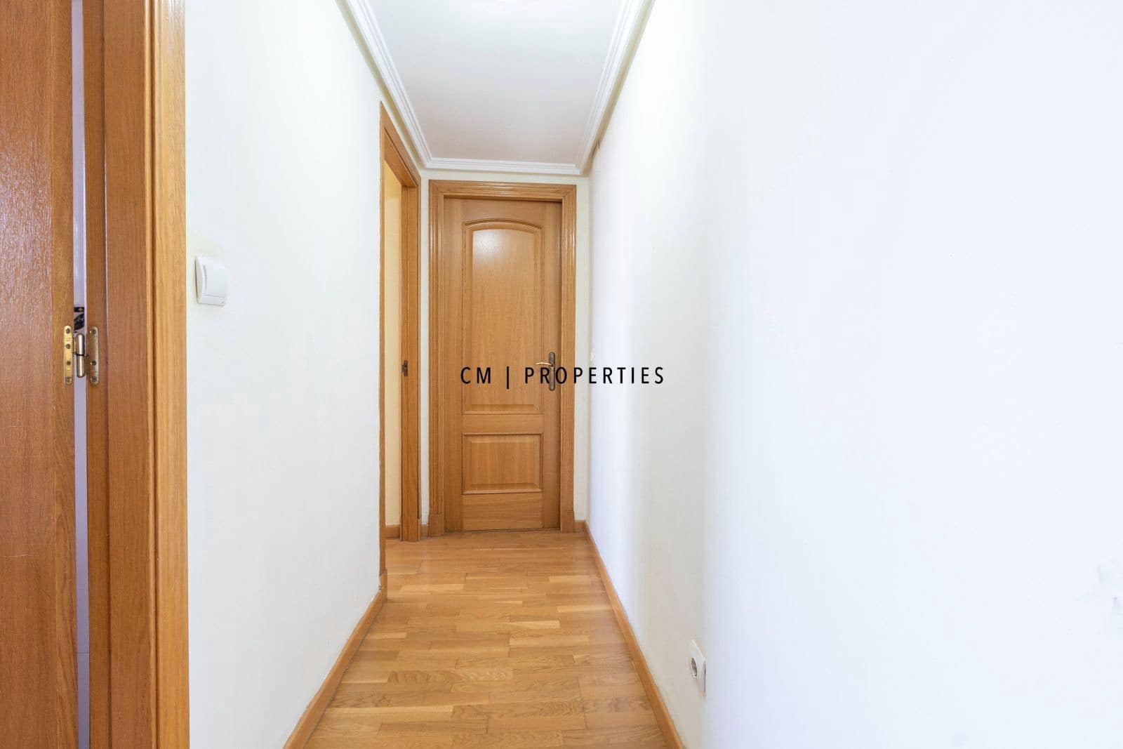 2 bedroom Penthouse for rent in Valencia city with pool garage - € 1,950 (Ref: 10009472)