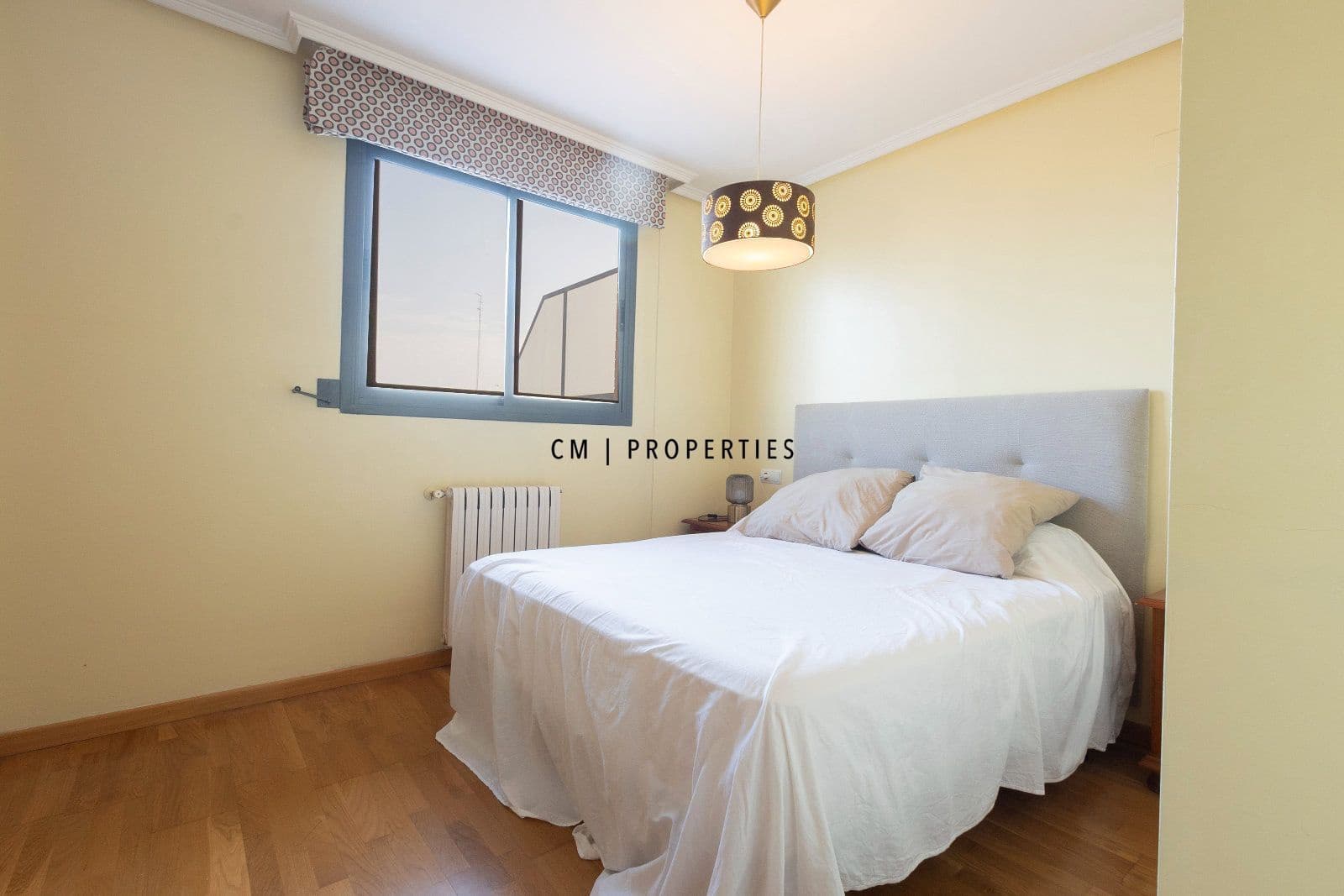 2 bedroom Penthouse for rent in Valencia city with pool garage - € 1,950 (Ref: 10009472)