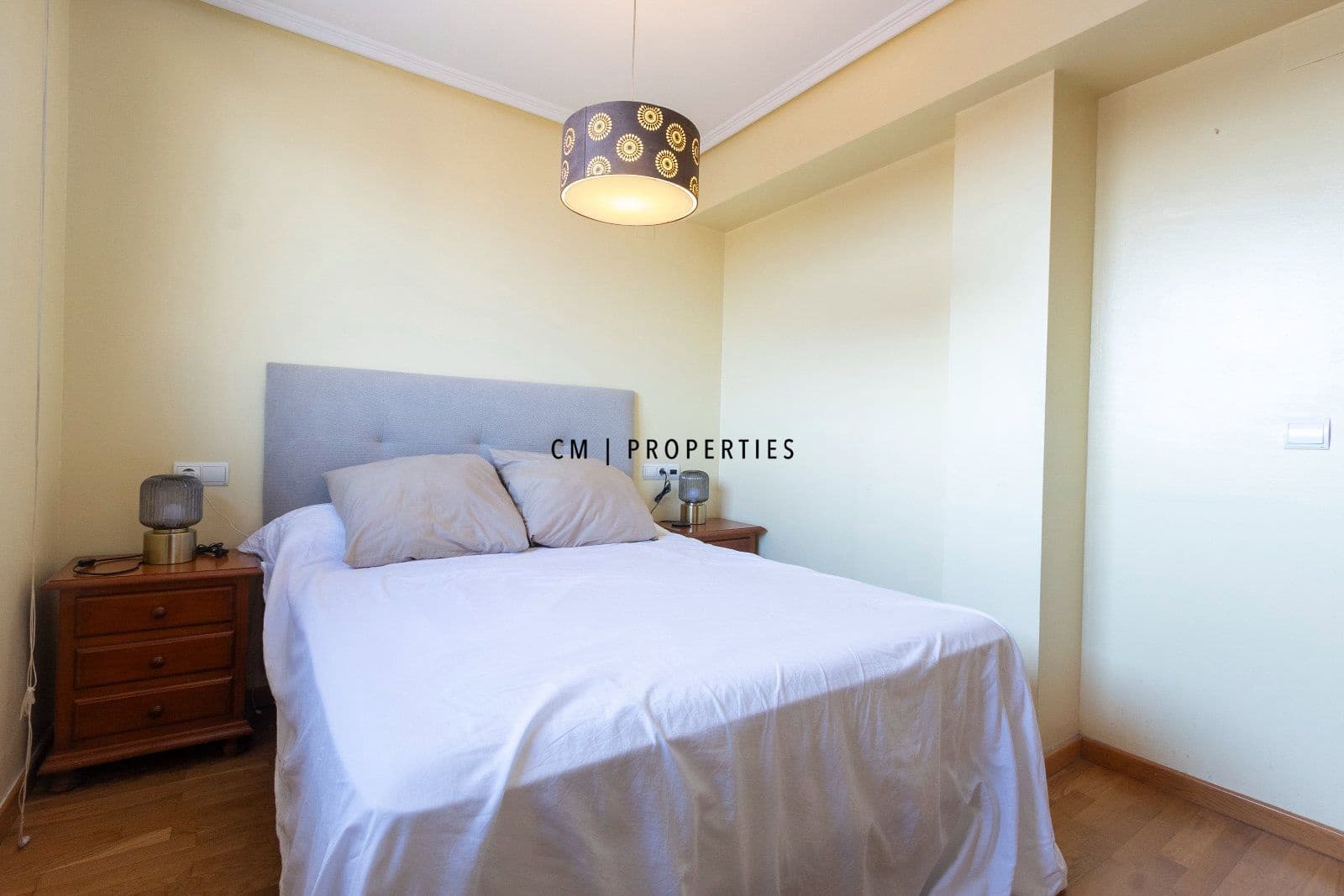 2 bedroom Penthouse for rent in Valencia city with pool garage - € 1,950 (Ref: 10009472)