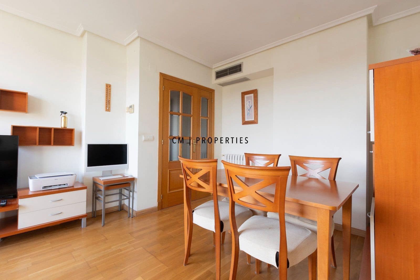 2 bedroom Penthouse for rent in Valencia city with pool garage - € 1,950 (Ref: 10009472)