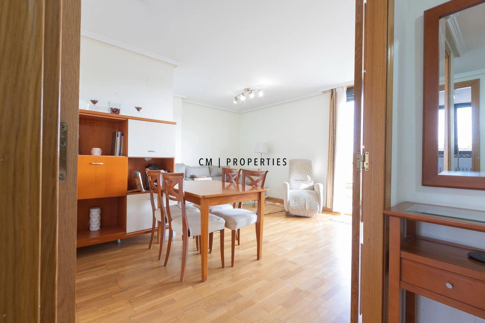 2 bedroom Penthouse for rent in Valencia city with pool garage - € 1,950 (Ref: 10009472)