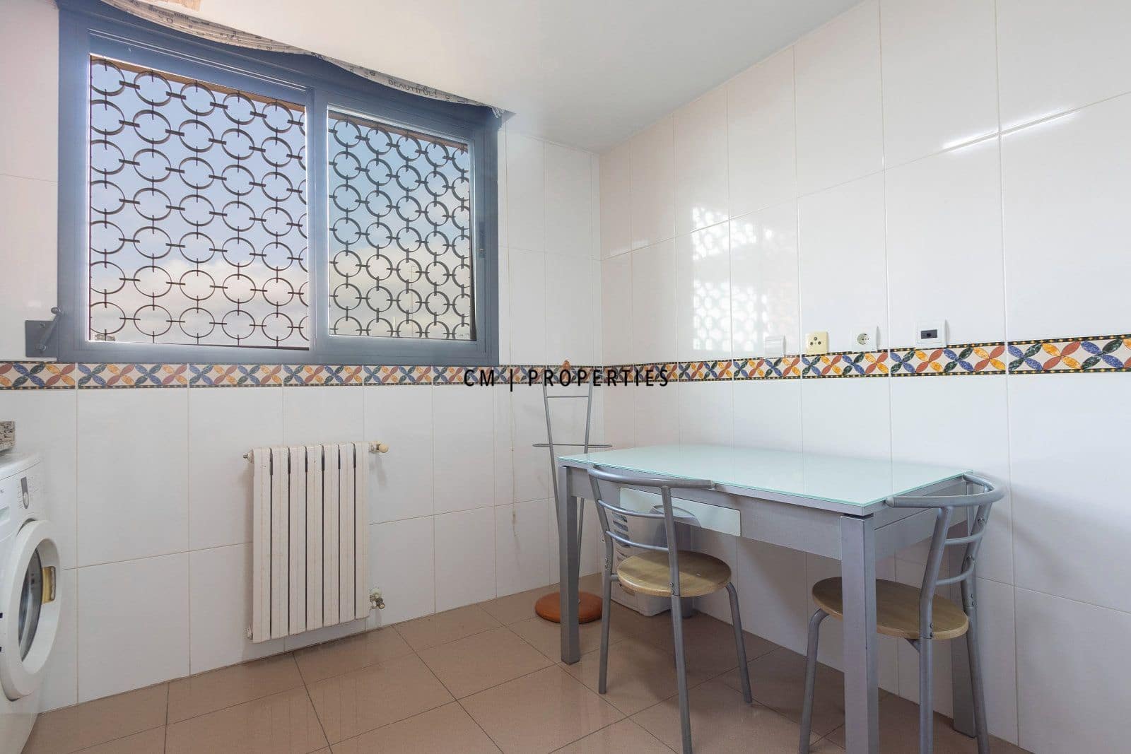 2 bedroom Penthouse for rent in Valencia city with pool garage - € 1,950 (Ref: 10009472)