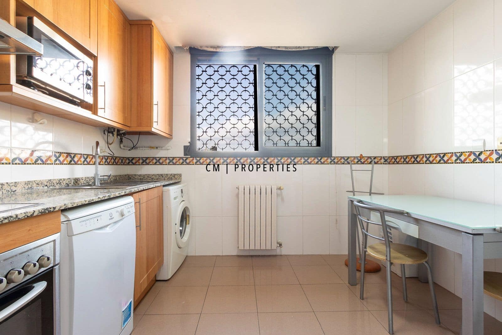 2 bedroom Penthouse for rent in Valencia city with pool garage - € 1,950 (Ref: 10009472)