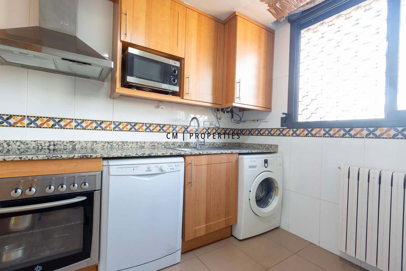 2 bedroom Penthouse for rent in Valencia city with pool garage - € 1,950 (Ref: 10009472)