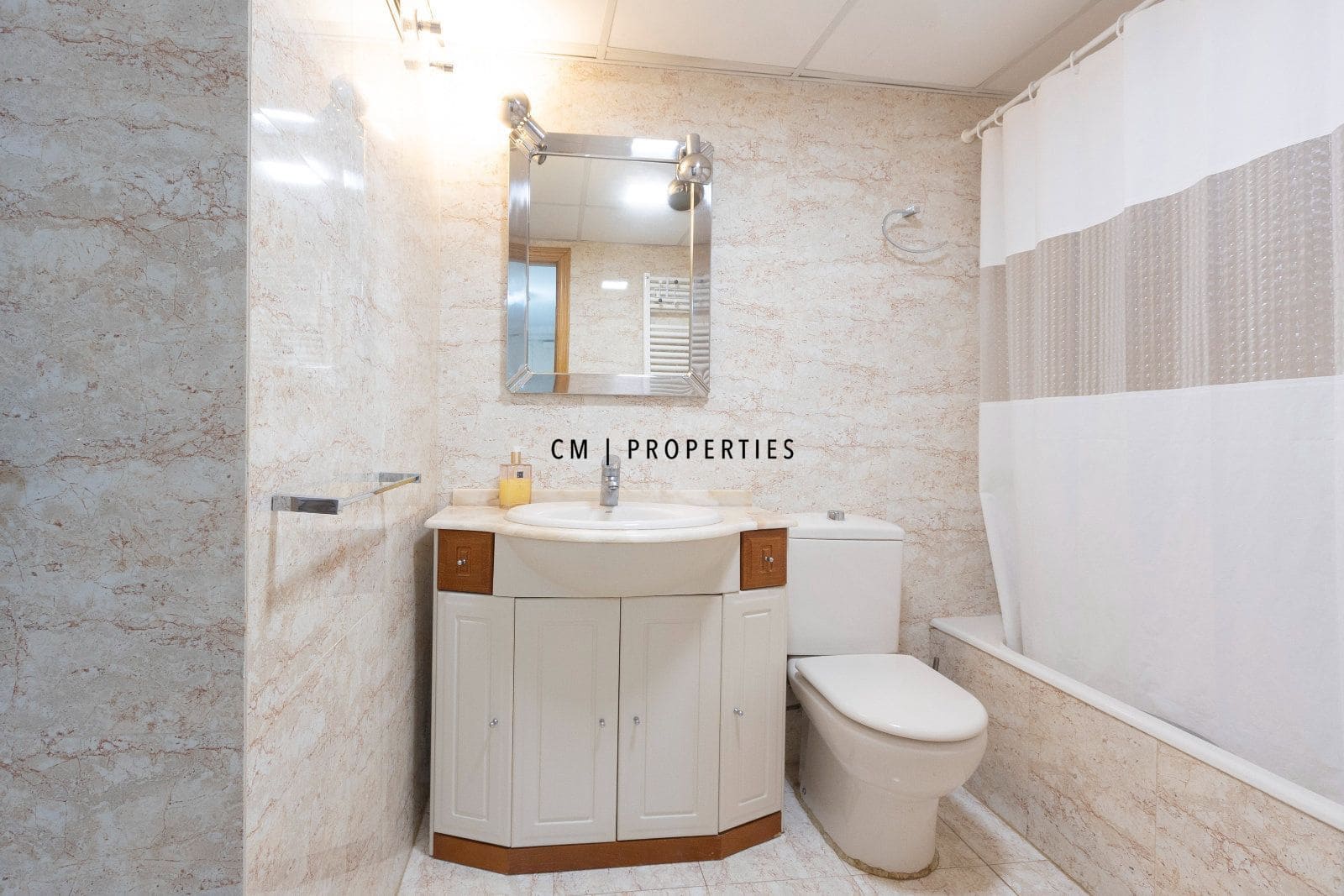 2 bedroom Penthouse for rent in Valencia city with pool garage - € 1,950 (Ref: 10009472)