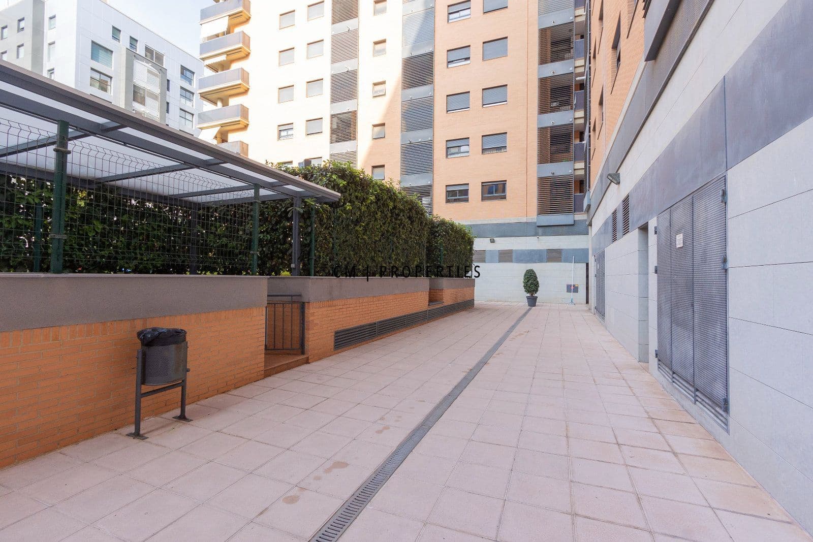 2 bedroom Penthouse for rent in Valencia city with pool garage - € 1,950 (Ref: 10009472)