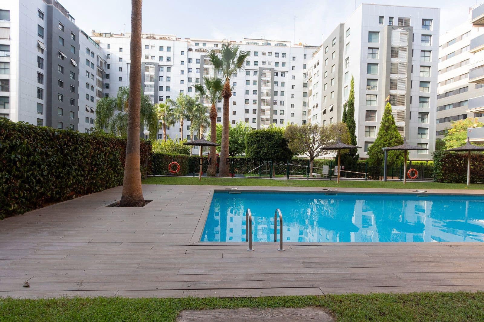 2 bedroom Penthouse for rent in Valencia city with pool garage - € 1,950 (Ref: 10009472)