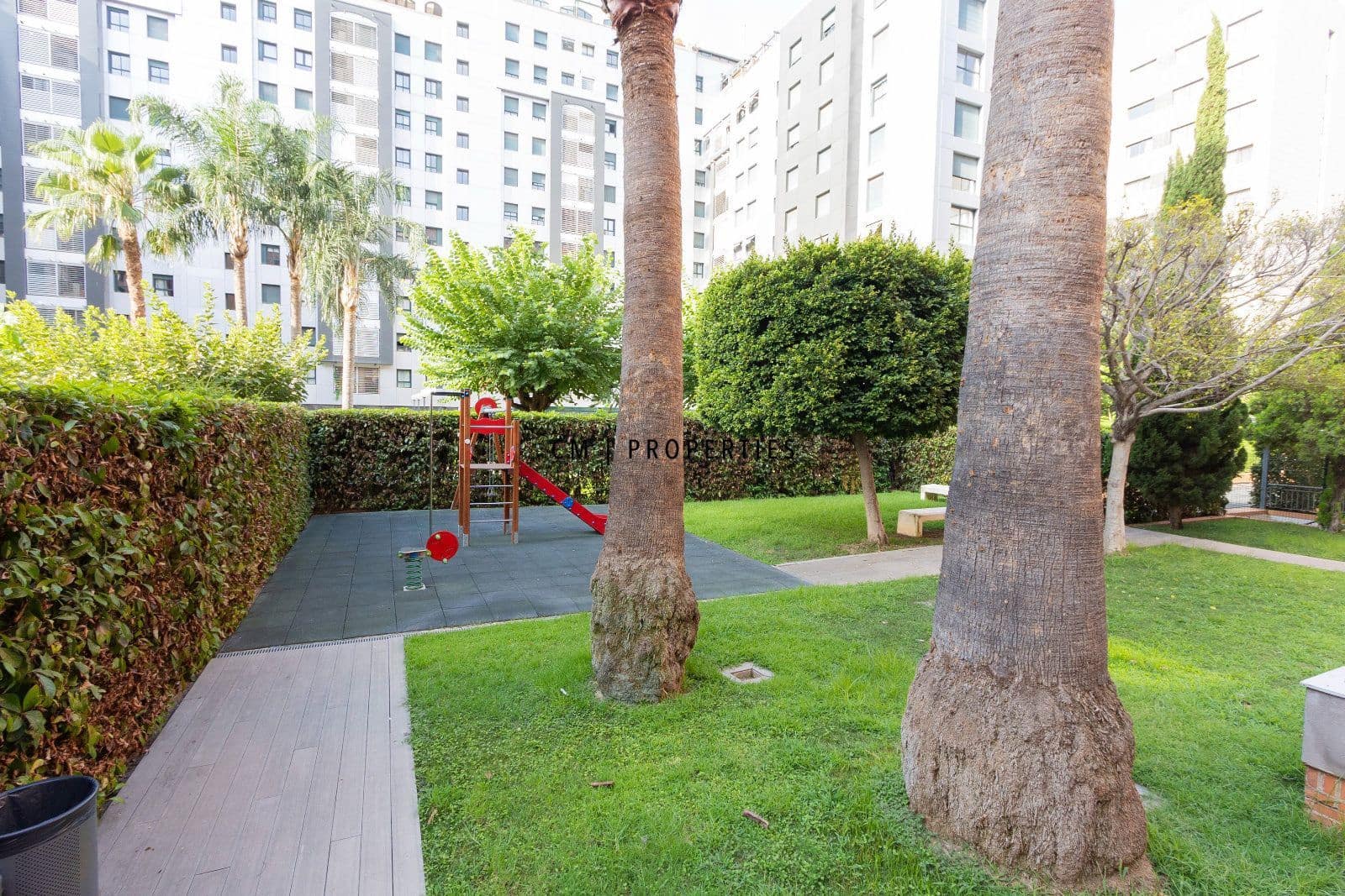 2 bedroom Penthouse for rent in Valencia city with pool garage - € 1,950 (Ref: 10009472)