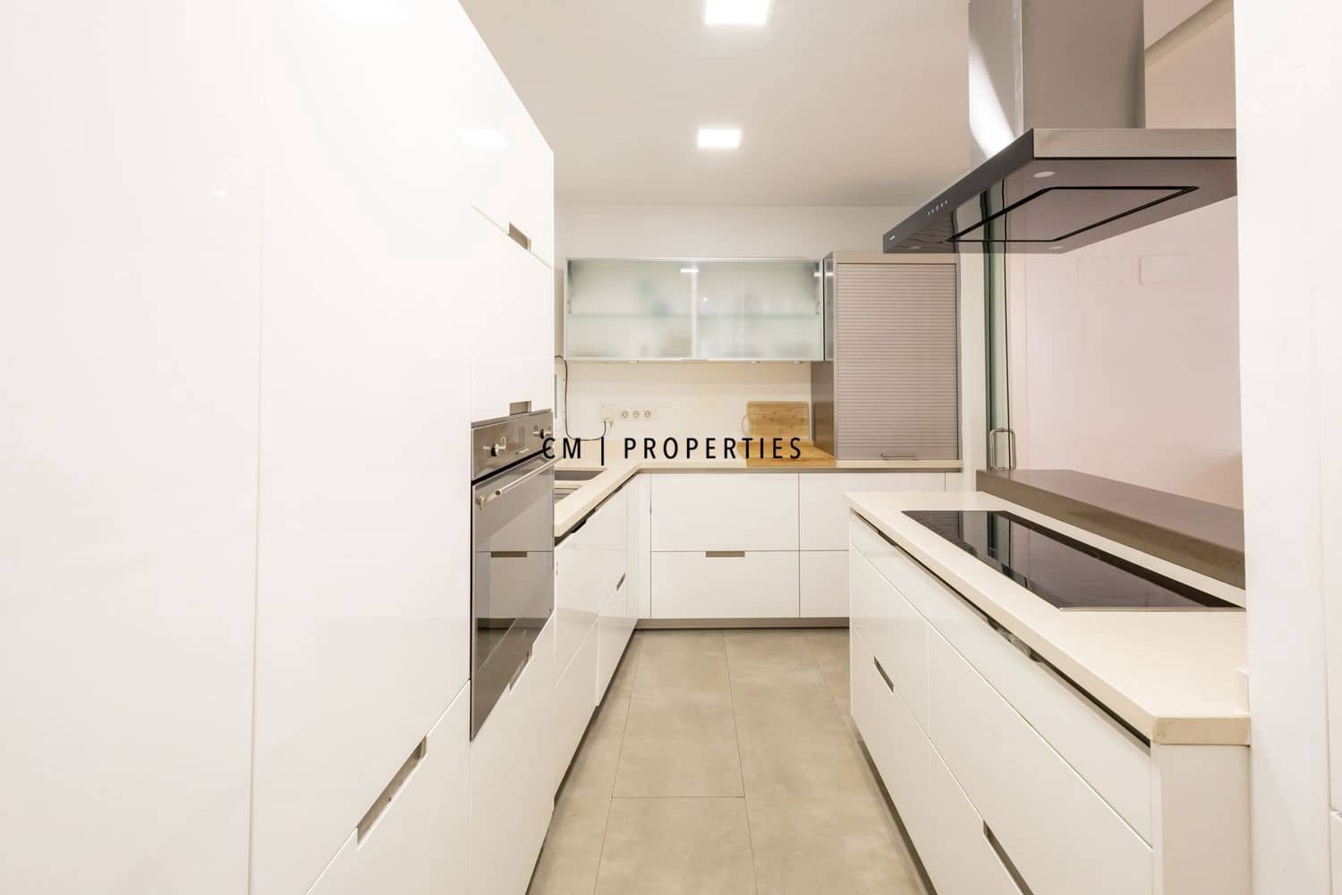 2 soverom Leilighet til leie i Valencia by - € 2 000 (Ref: 10011901)