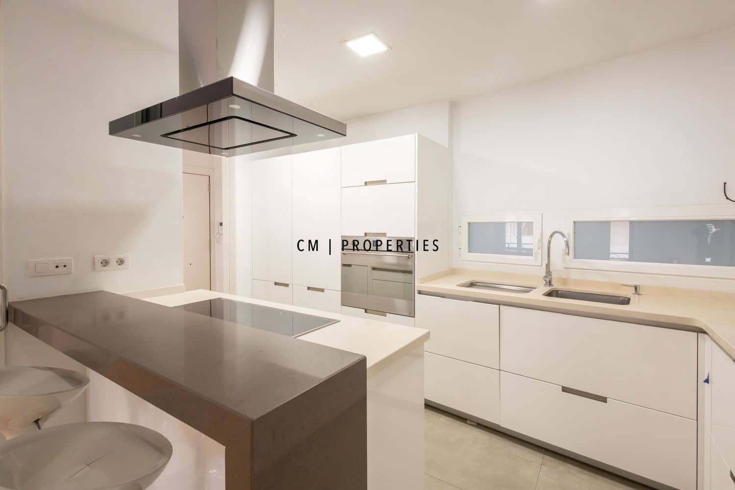 2 soverom Leilighet til leie i Valencia by - € 2 000 (Ref: 10011901)