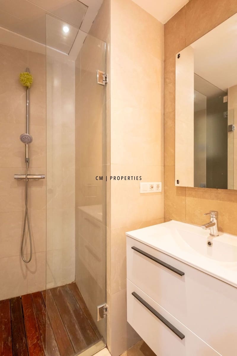 2 soverom Leilighet til leie i Valencia by - € 2 000 (Ref: 10011901)