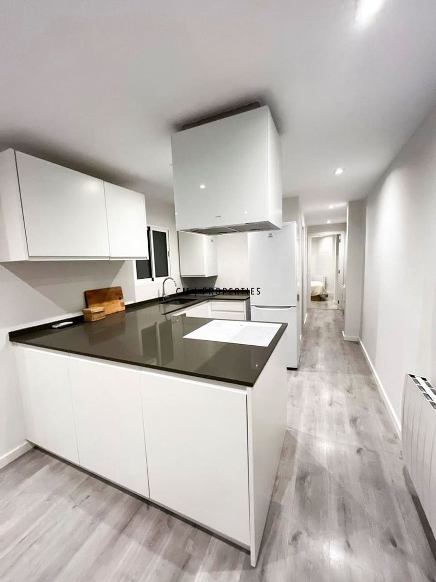 2 quarto Apartamento para arrendar em Valencia cidade - 1 500 € (Ref: 10012475)