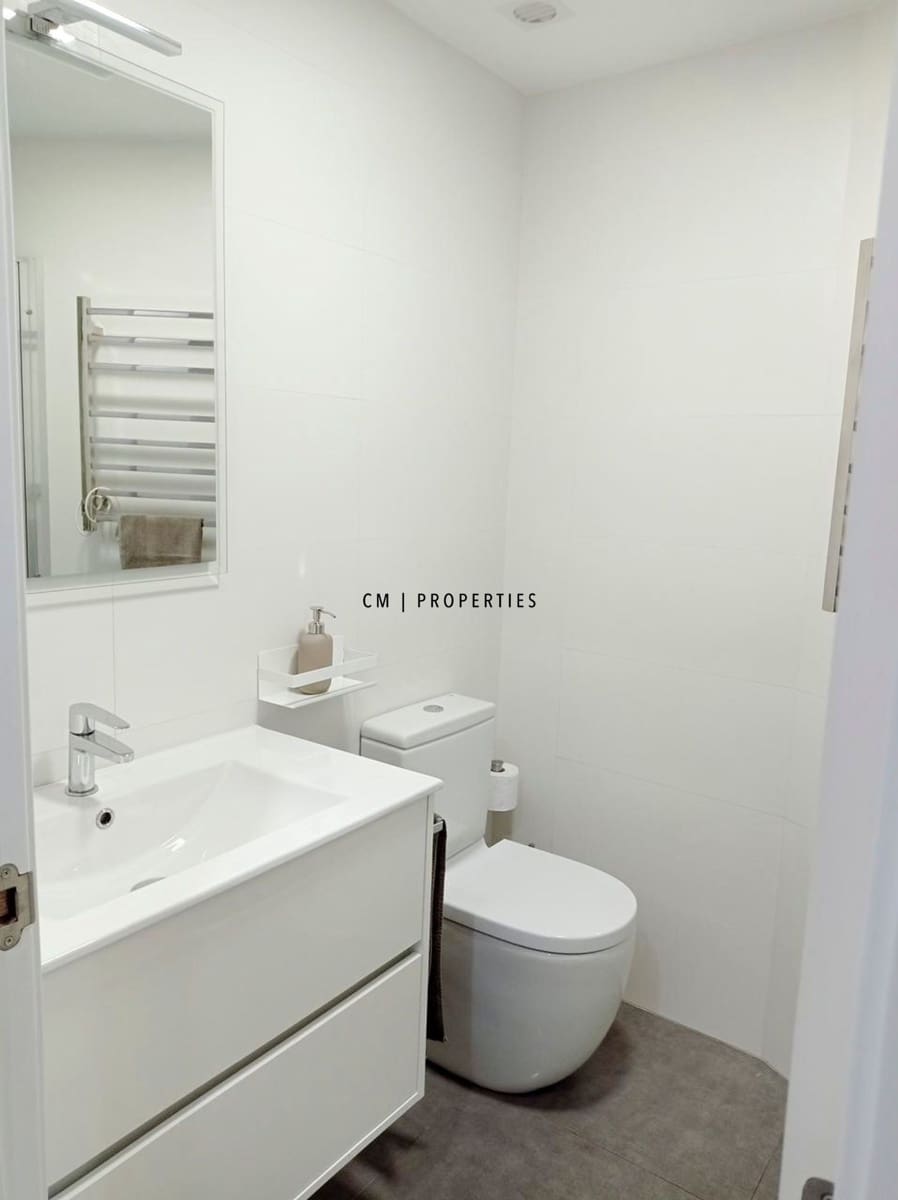 2 quarto Apartamento para arrendar em Valencia cidade - 1 500 € (Ref: 10012475)