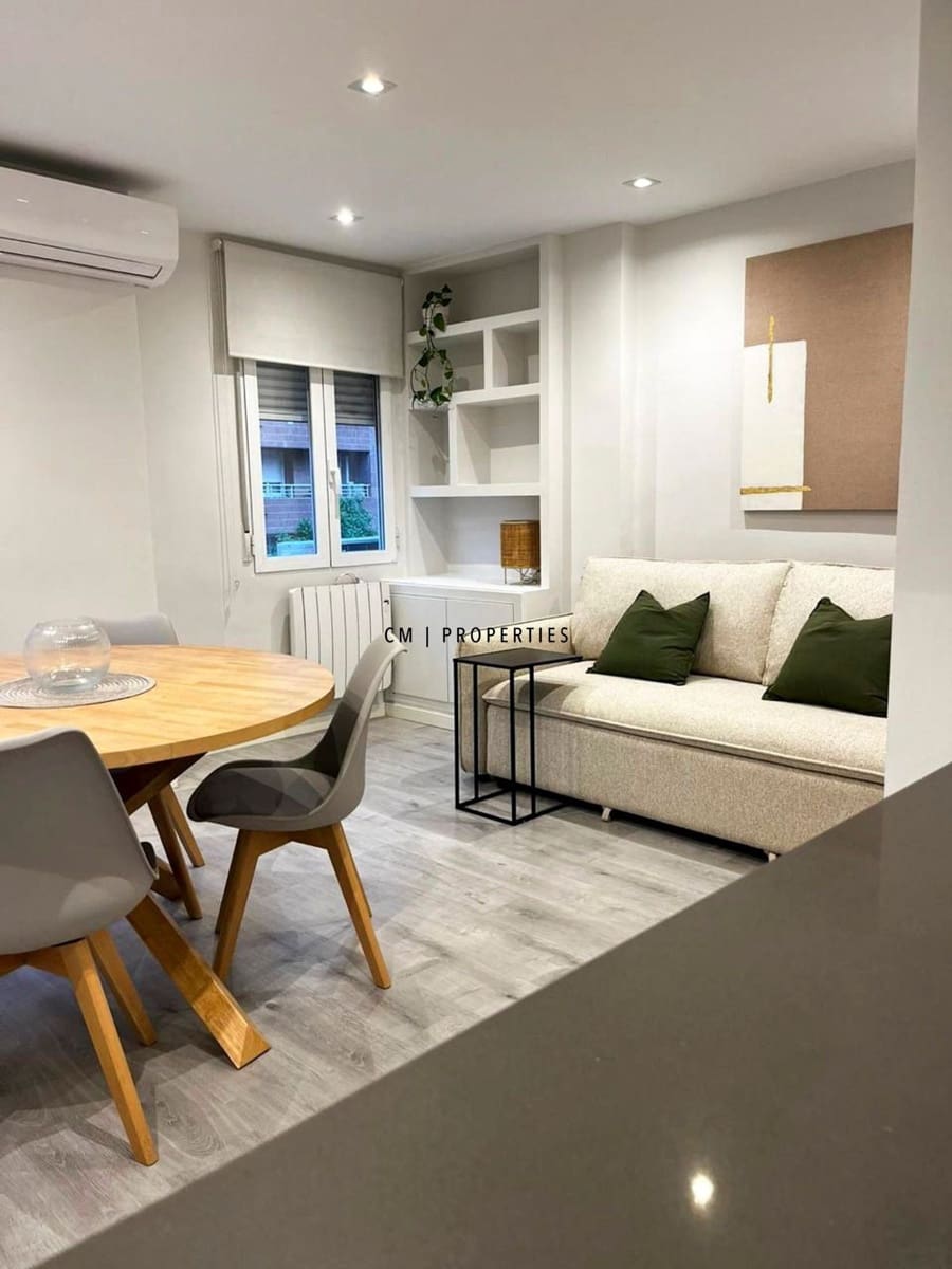 2 quarto Apartamento para arrendar em Valencia cidade - 1 500 € (Ref: 10012475)