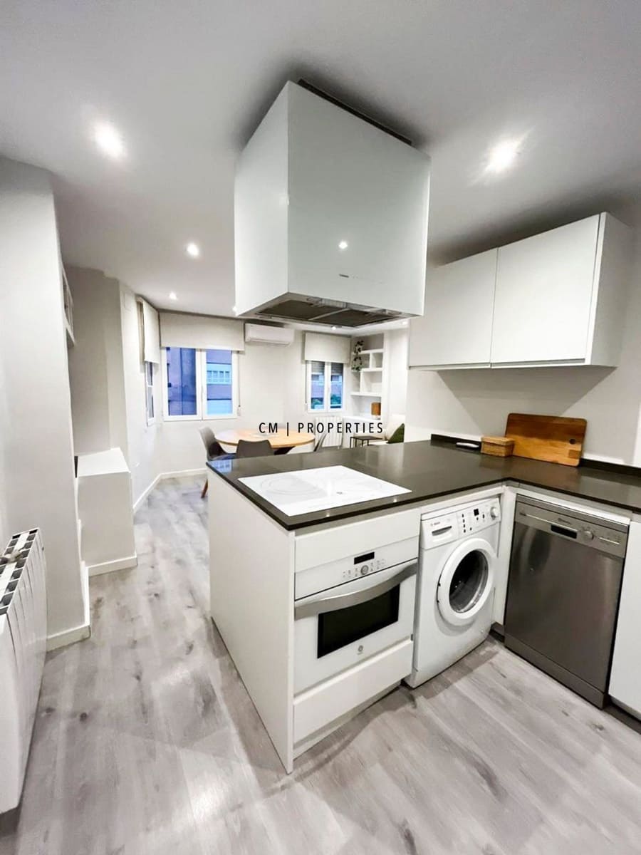 2 quarto Apartamento para arrendar em Valencia cidade - 1 500 € (Ref: 10012475)