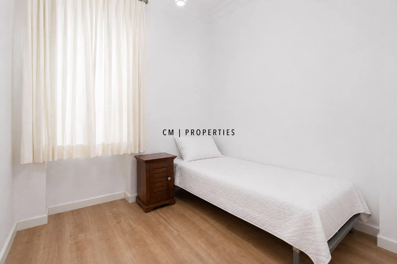 3 bedroom Flat for rent in Valencia city - € 1,900 (Ref: 10019701)