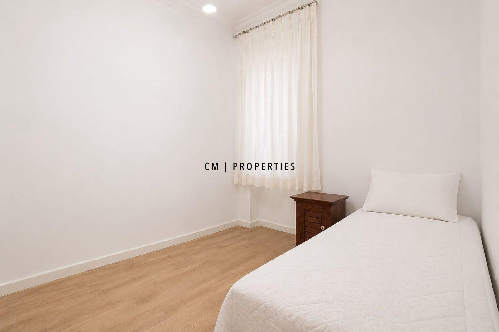 3 bedroom Flat for rent in Valencia city - € 1,900 (Ref: 10019701)