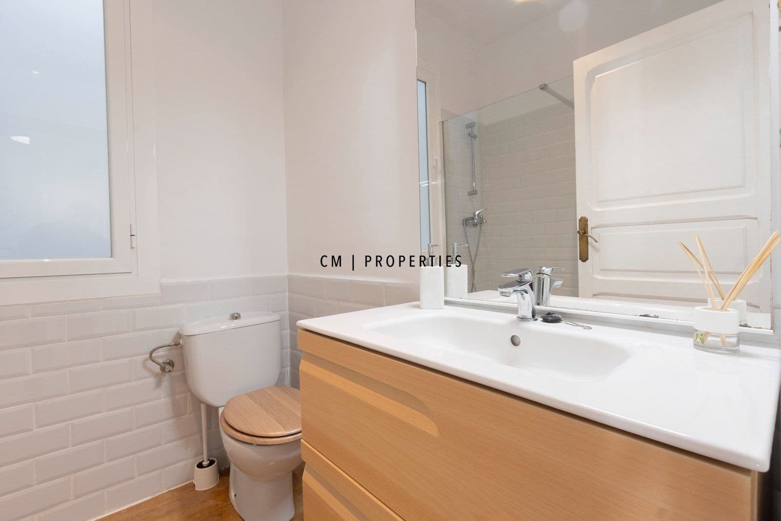 3 bedroom Flat for rent in Valencia city - € 1,900 (Ref: 10019701)