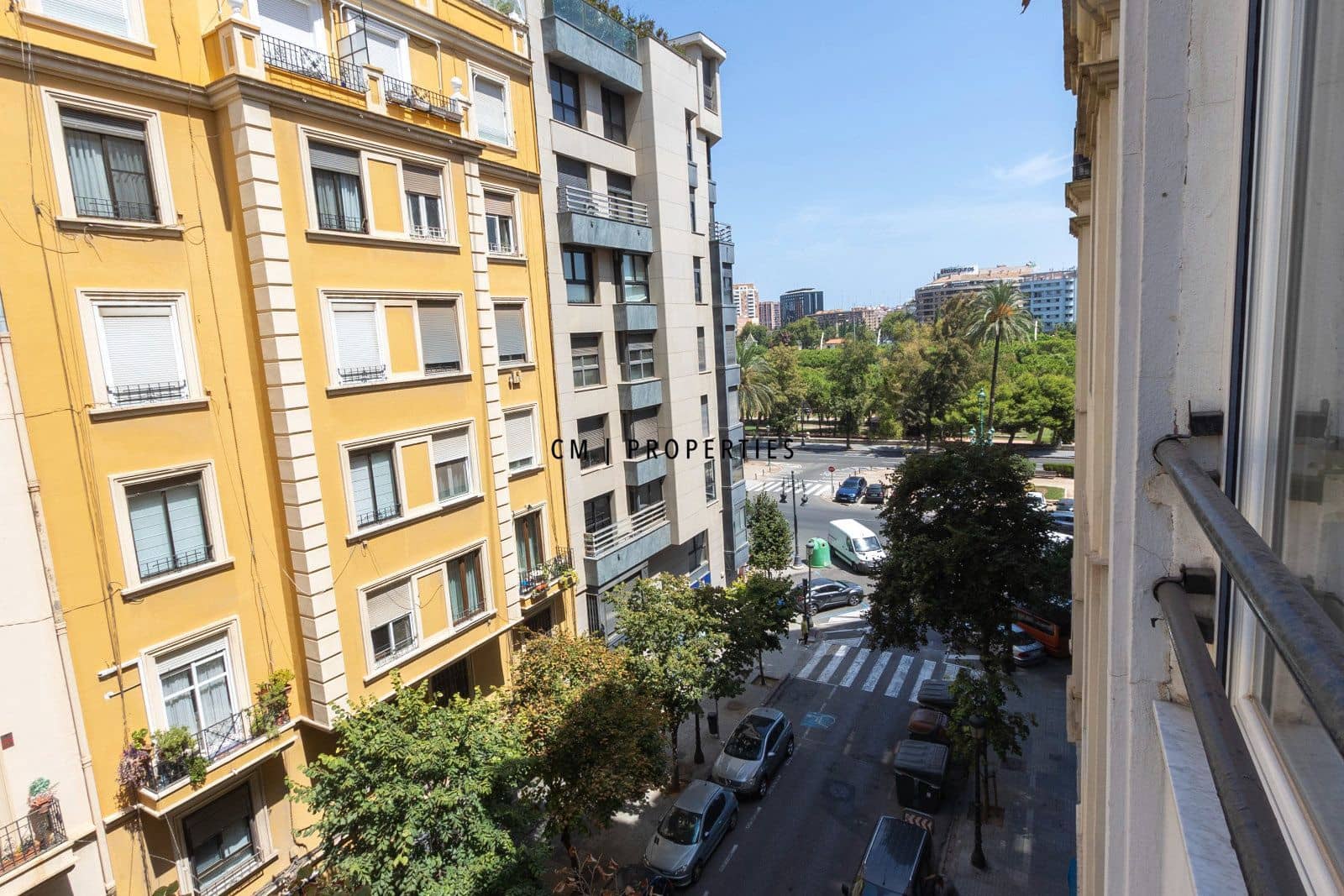 3 bedroom Flat for rent in Valencia city - € 1,900 (Ref: 10019701)