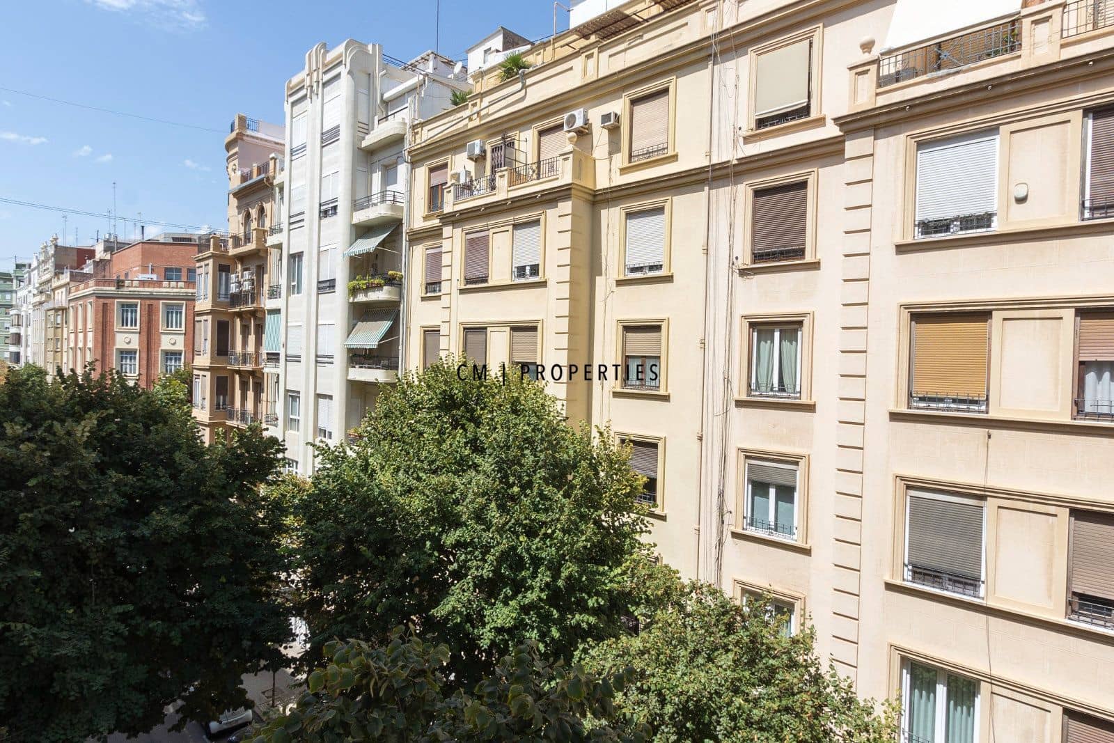 3 bedroom Flat for rent in Valencia city - € 1,900 (Ref: 10019701)