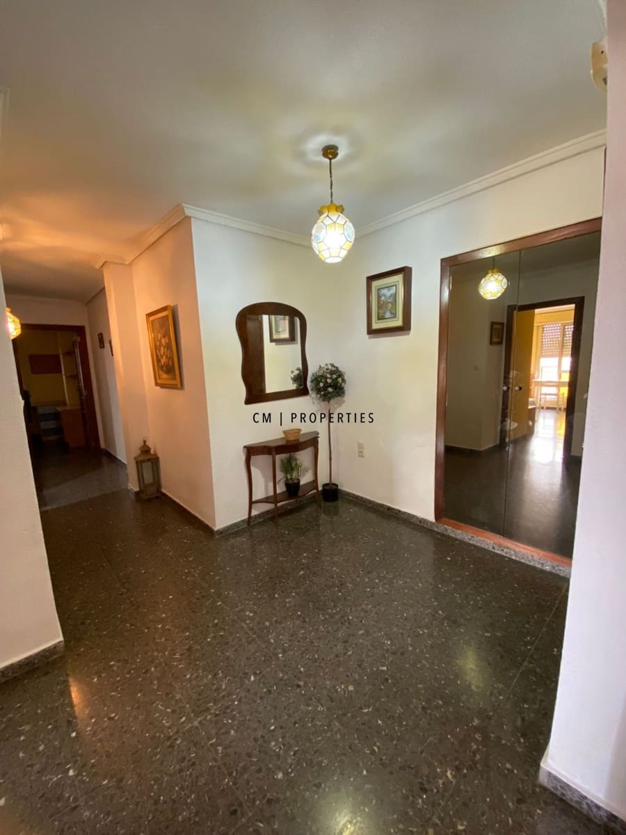 4 bedroom Flat for rent in Valencia city - € 1,585 (Ref: 10019702)
