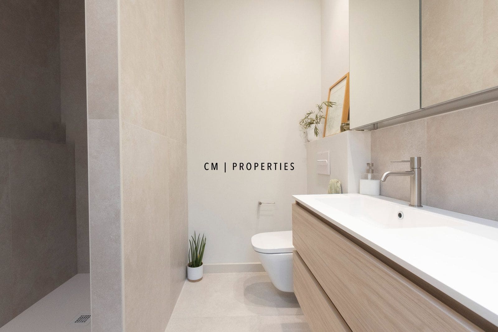 2 bedroom Flat for sale in Valencia city - € 770,000 (Ref: 10021717)