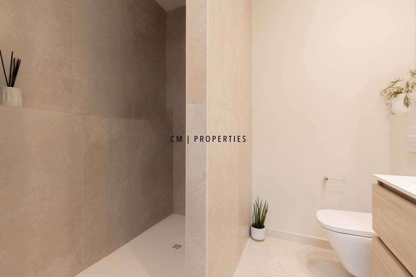 2 bedroom Flat for sale in Valencia city - € 770,000 (Ref: 10021717)