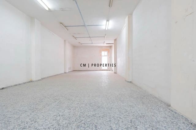 Commercieel te koop in Extramurs, Valencia stad - € 240.000 (Ref: 10023124)