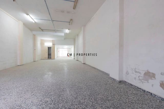 Commercieel te koop in Extramurs, Valencia stad - € 240.000 (Ref: 10023124)