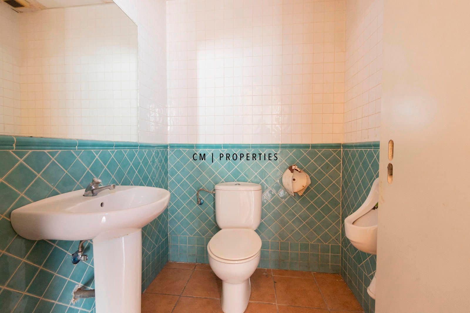 Commercieel te koop in Valencia stad - € 260.000 (Ref: 10023125)