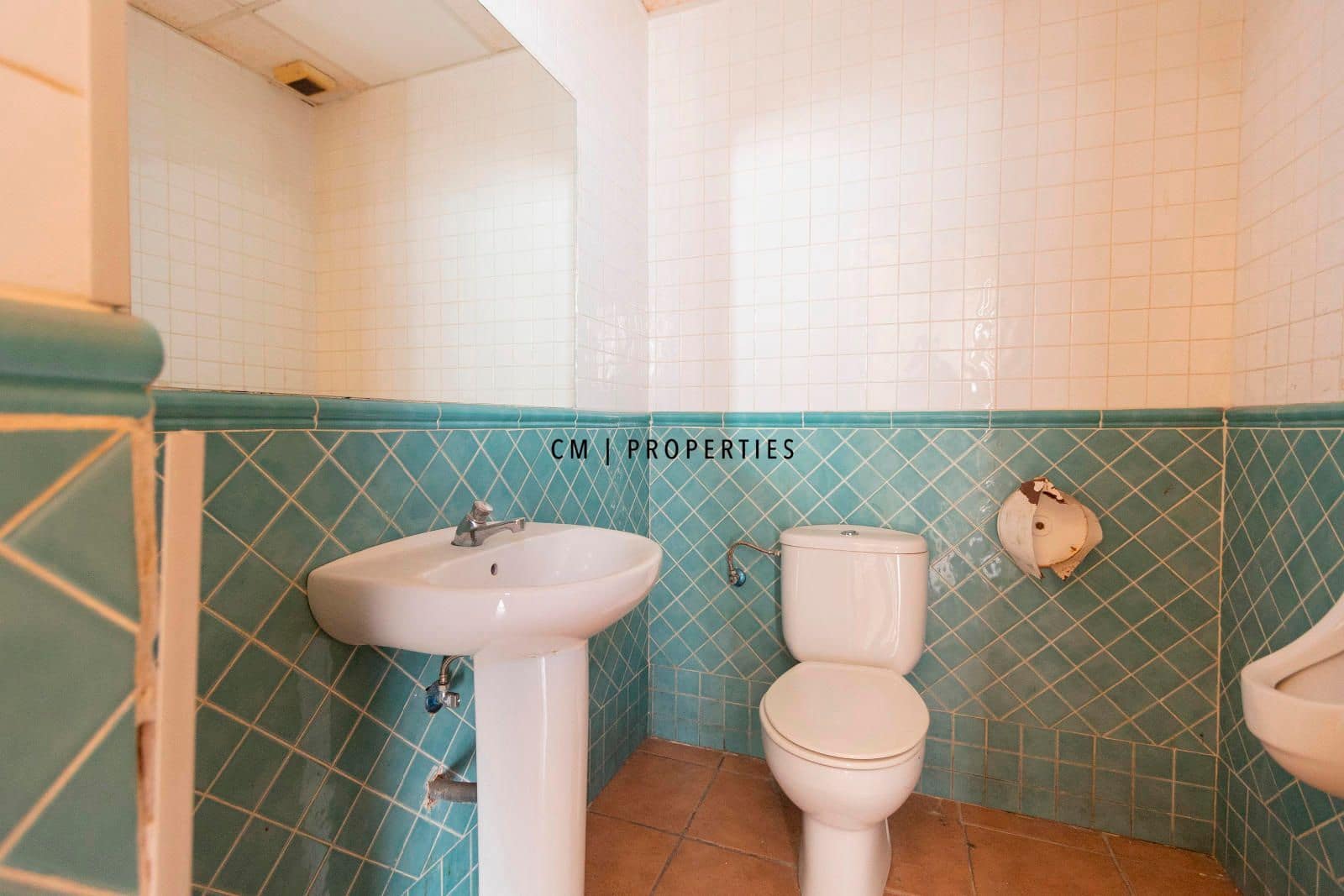 Commercieel te koop in Valencia stad - € 260.000 (Ref: 10023125)