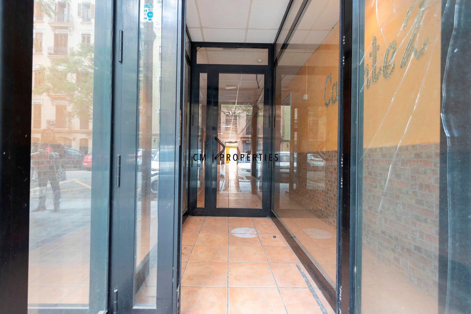 Commercieel te koop in Valencia stad - € 260.000 (Ref: 10023125)