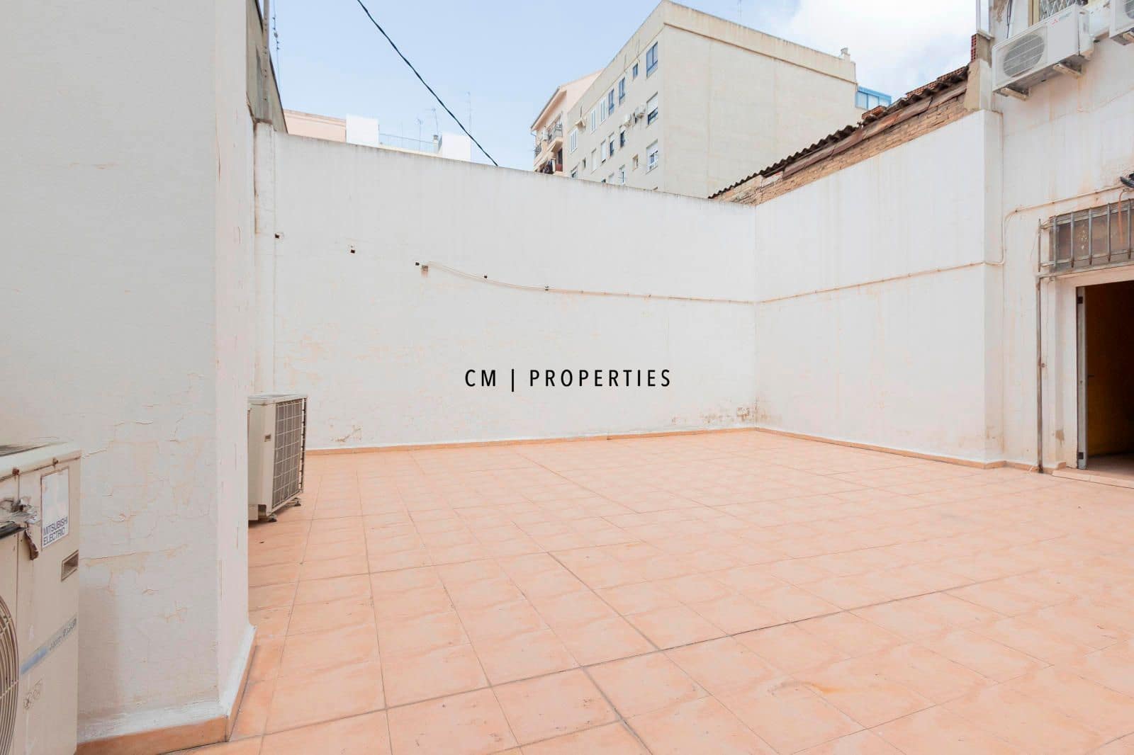 Commercieel te koop in Valencia stad - € 260.000 (Ref: 10023125)