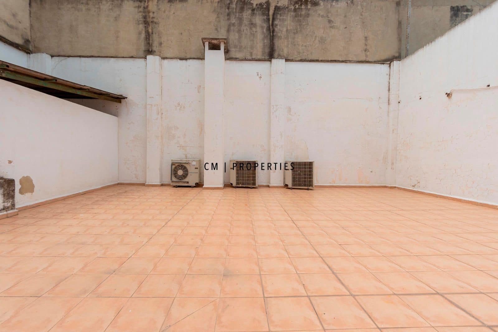 Commercieel te koop in Valencia stad - € 260.000 (Ref: 10023125)