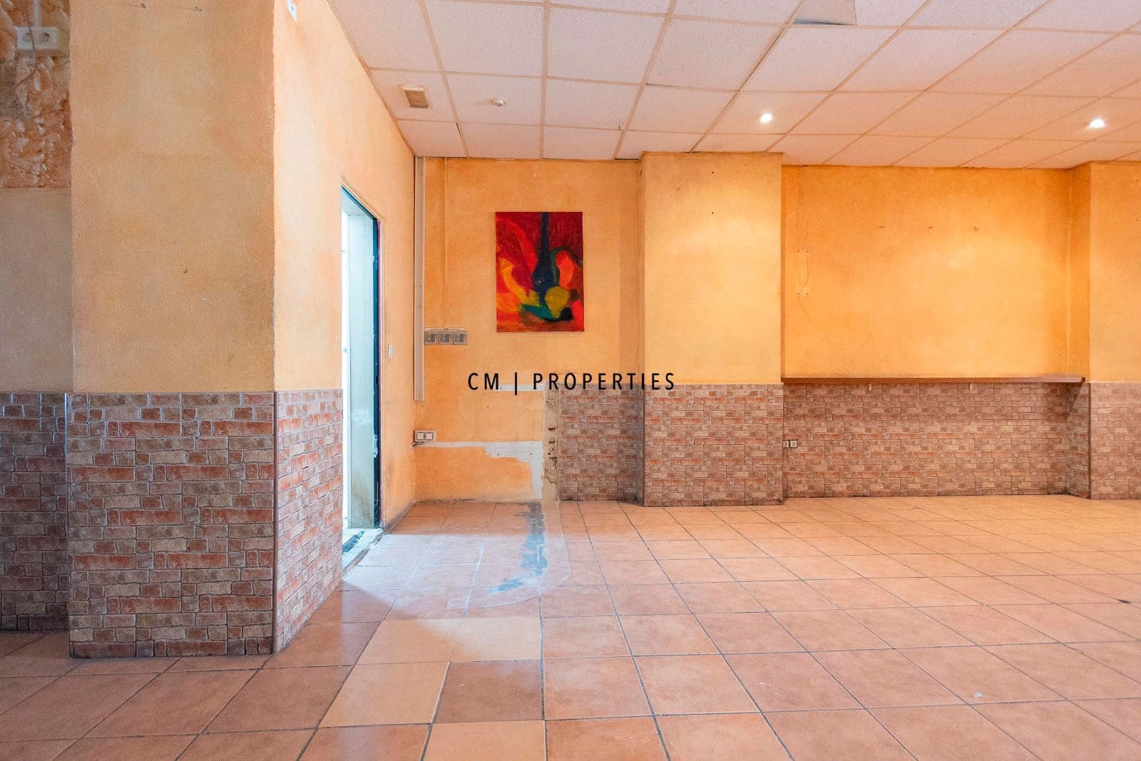 Commercieel te koop in Valencia stad - € 260.000 (Ref: 10023125)