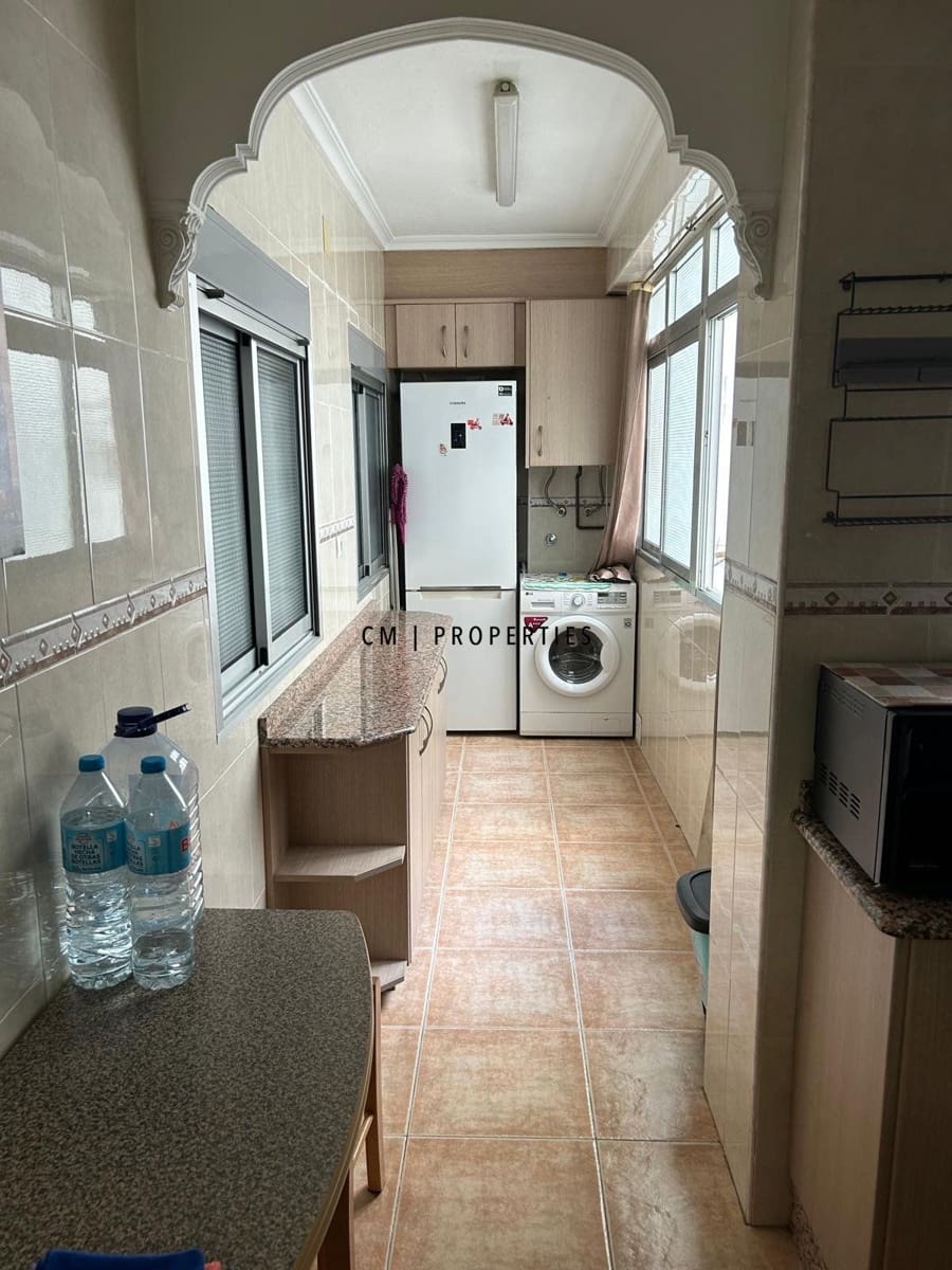 4 quarto Apartamento para arrendar em Valencia cidade - 1 400 € (Ref: 10023278)