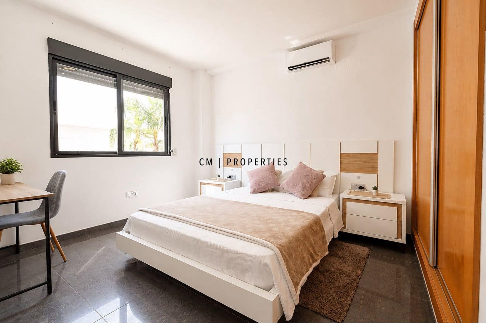 4 bedroom Villa for sale in La Pobla de Vallbona with pool garage - € 595,000 (Ref: 10029736)