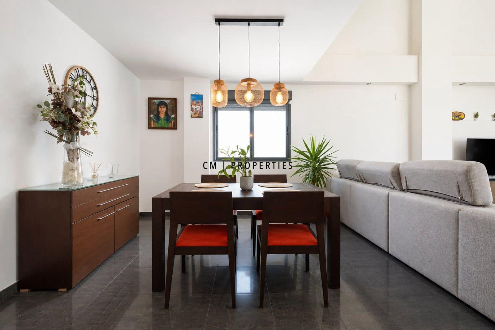 4 bedroom Villa for sale in La Pobla de Vallbona with pool garage - € 595,000 (Ref: 10029736)