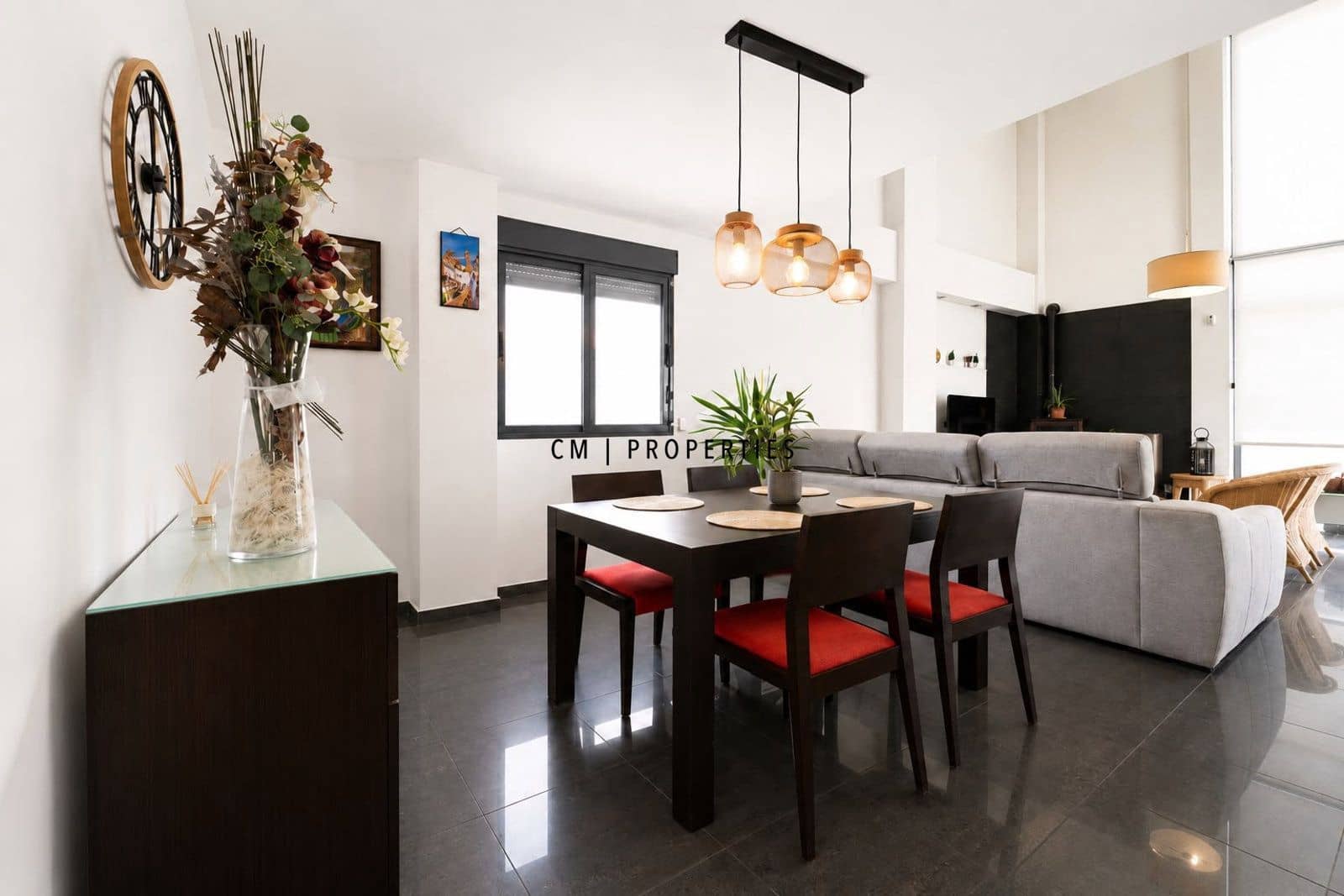 4 bedroom Villa for sale in La Pobla de Vallbona with pool garage - € 595,000 (Ref: 10029736)
