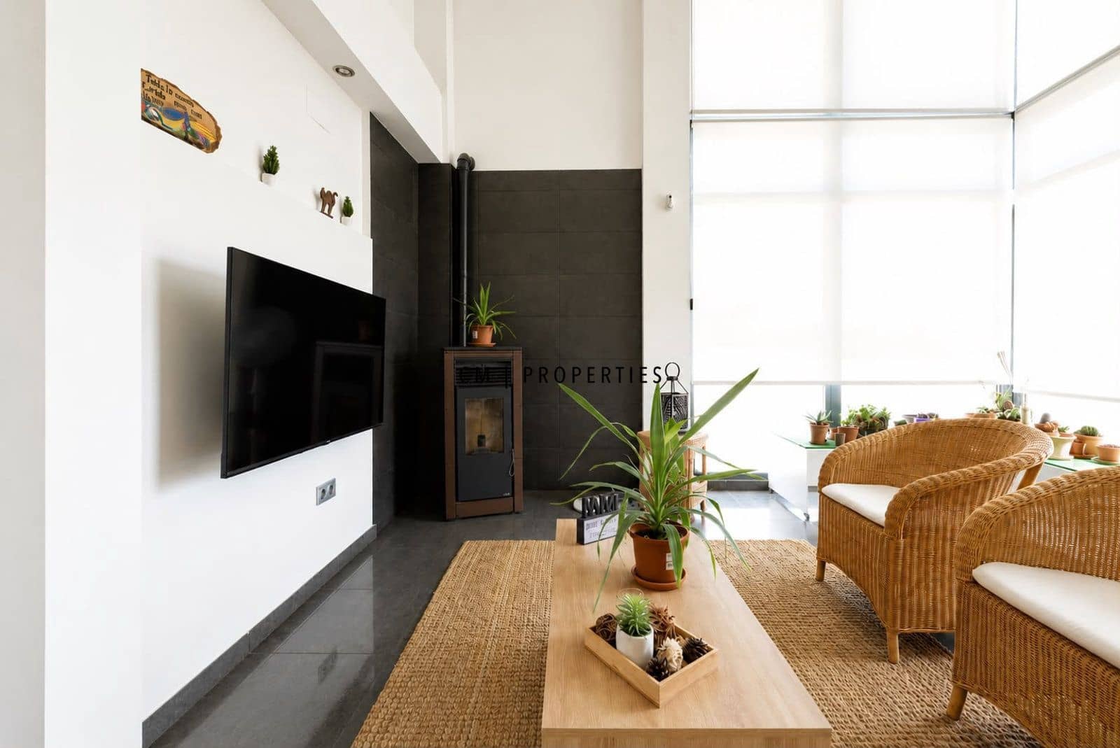 4 bedroom Villa for sale in La Pobla de Vallbona with pool garage - € 595,000 (Ref: 10029736)