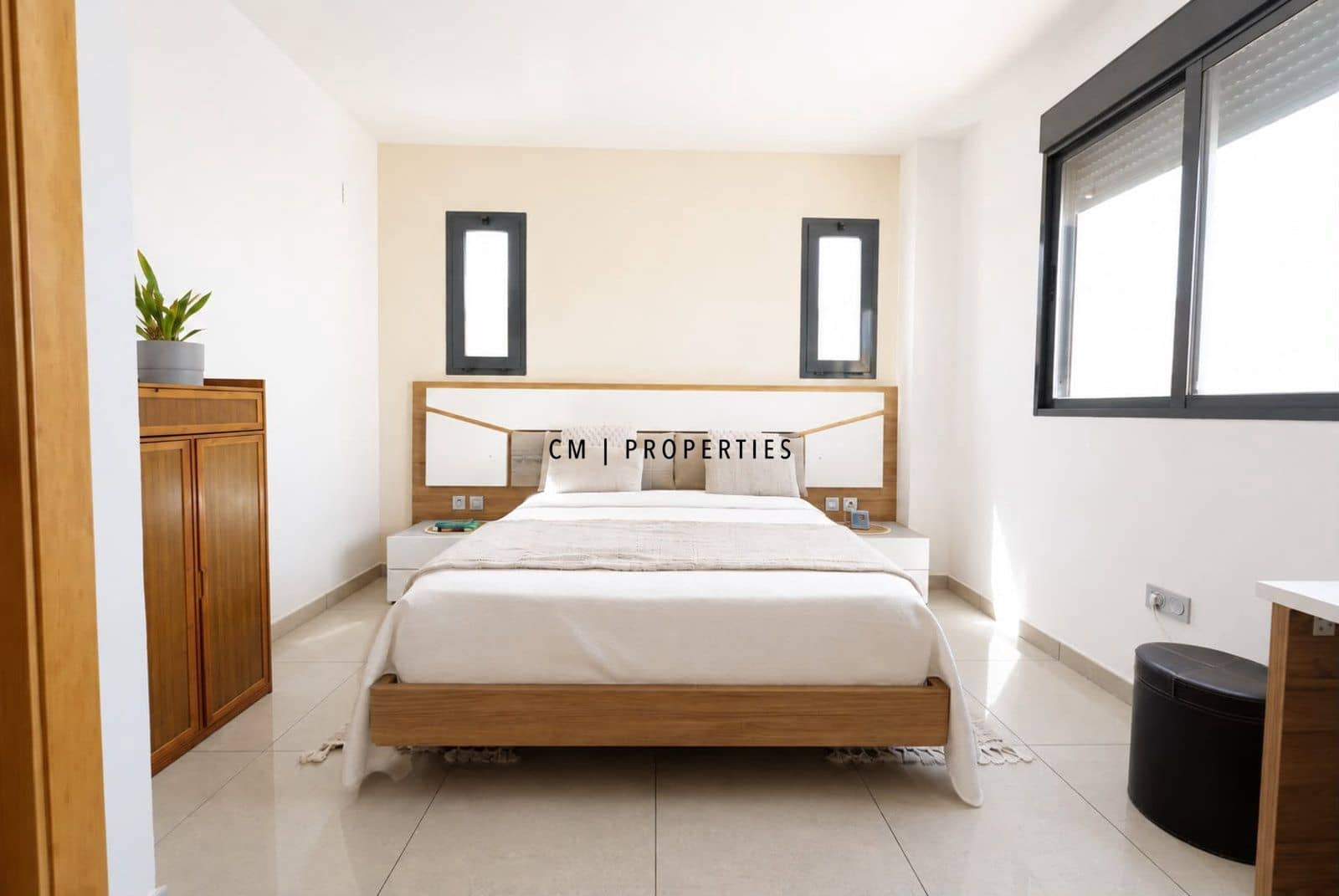 4 bedroom Villa for sale in La Pobla de Vallbona with pool garage - € 595,000 (Ref: 10029736)